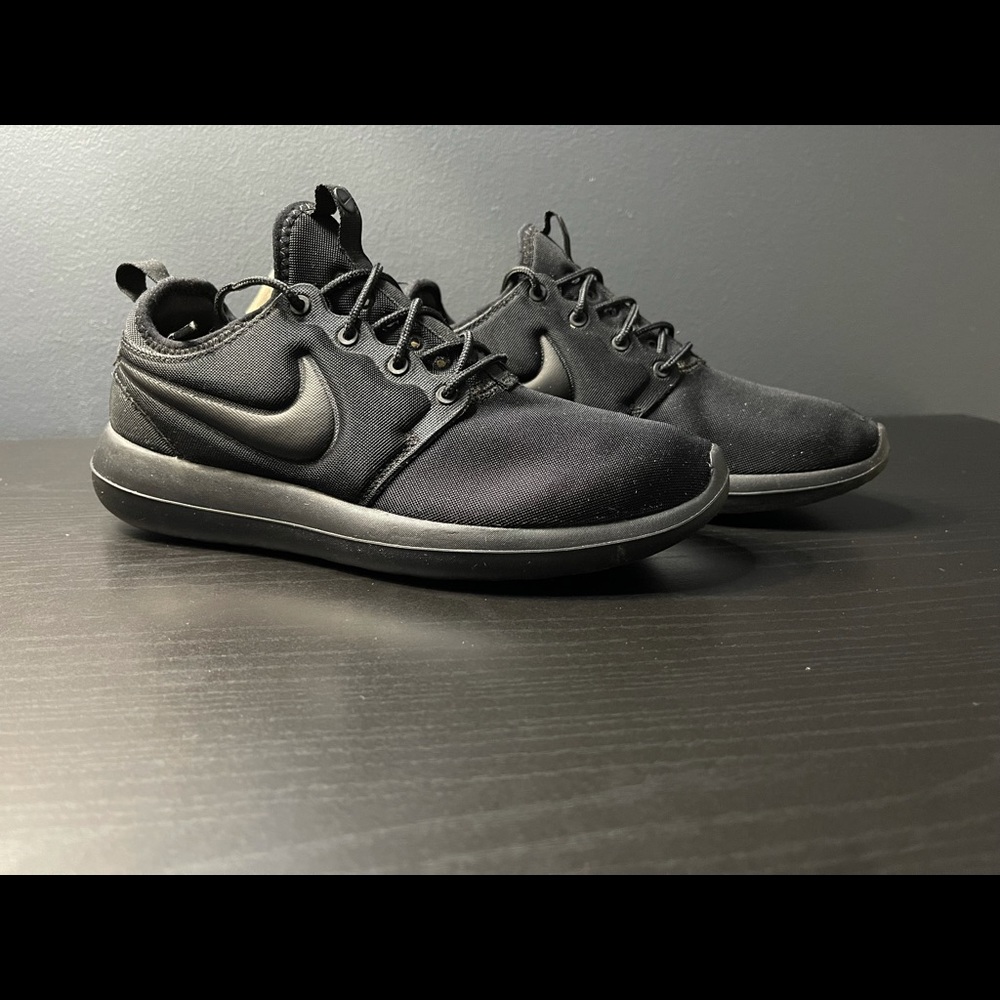 Nike Roshe 2 woman’s athletic shoe size 8.5